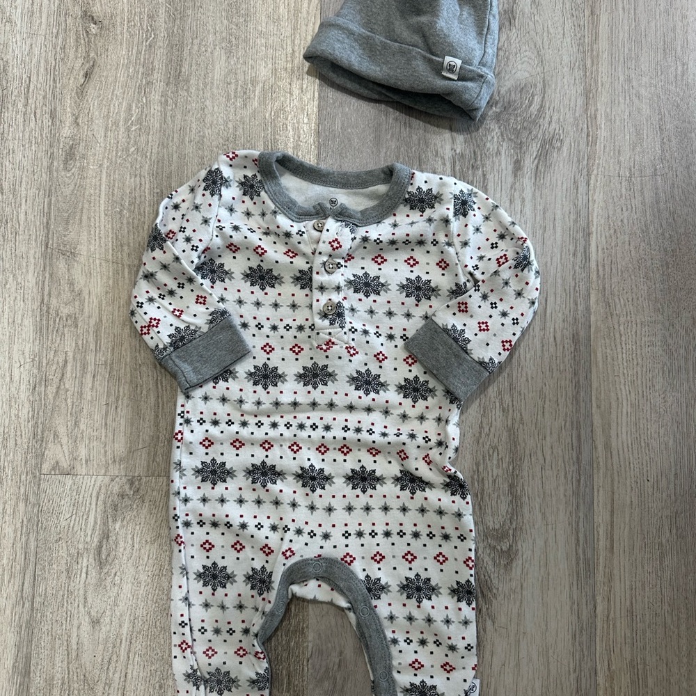 The Honest Company Gray and White Kids Matching Set